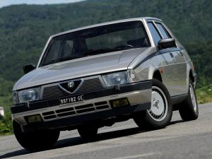 Alfa Romeo 75 1985 года